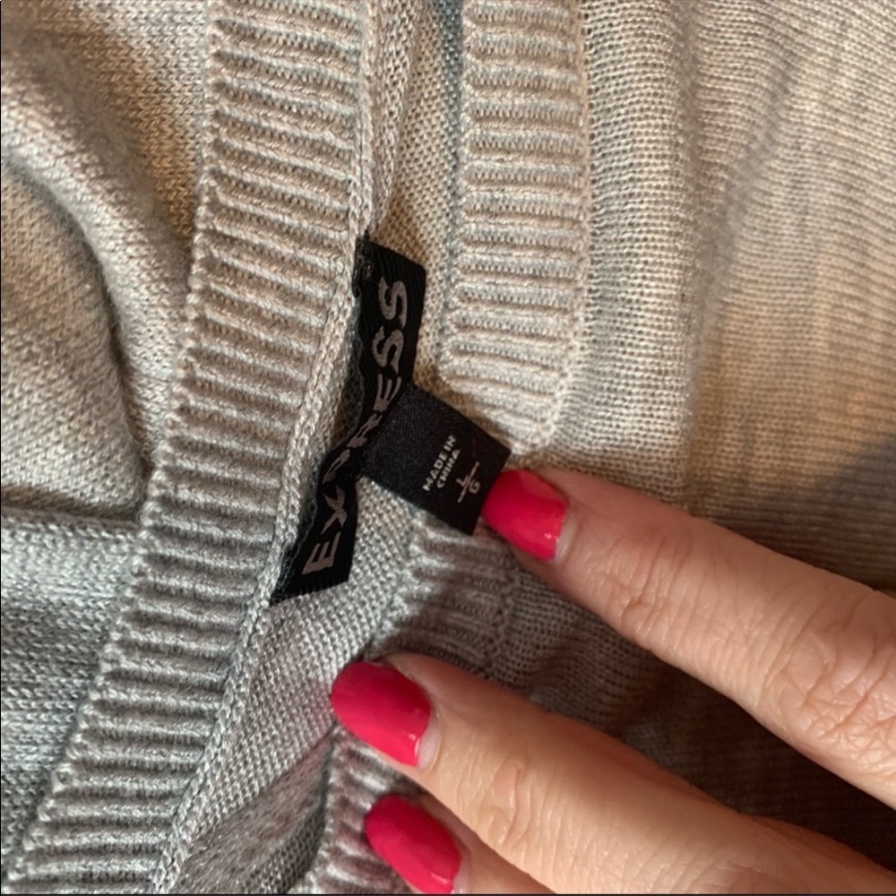 Express- Light Gray Top Size Large - image 5